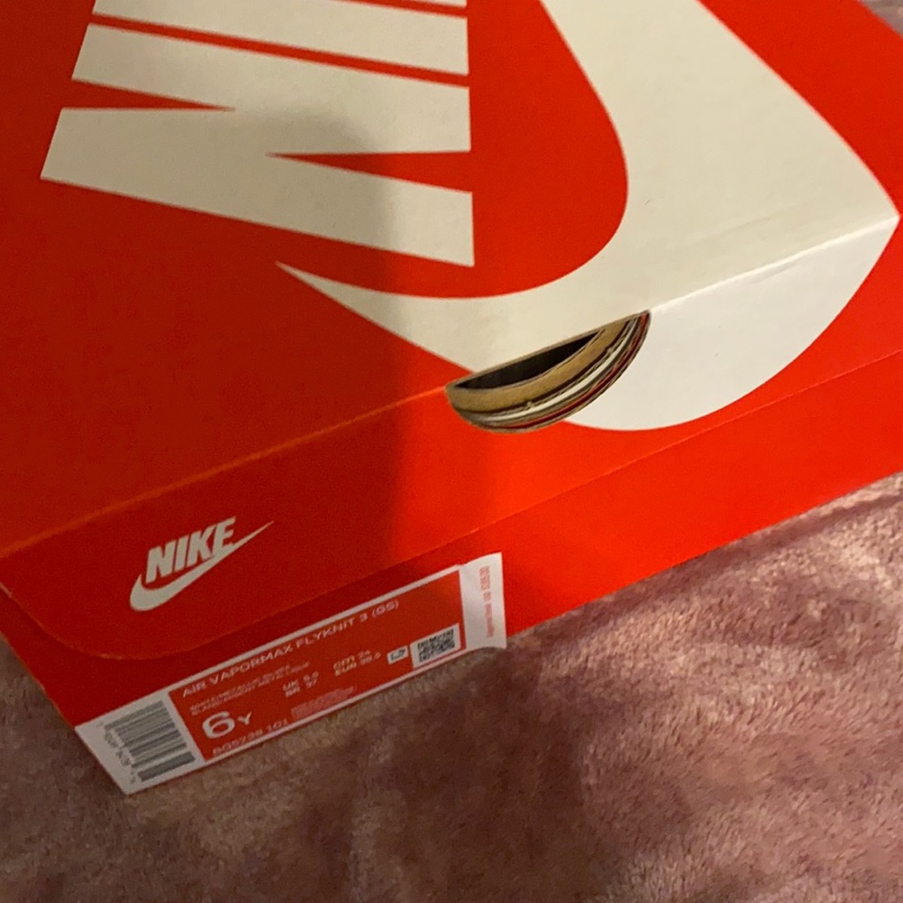 Worn ONCE . I Wear a 7 in women’s